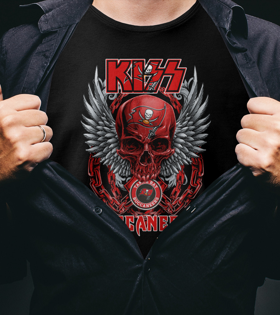 Kiss Tampa Bay Buccaneers Skull With Chains And Wings T-Shirt