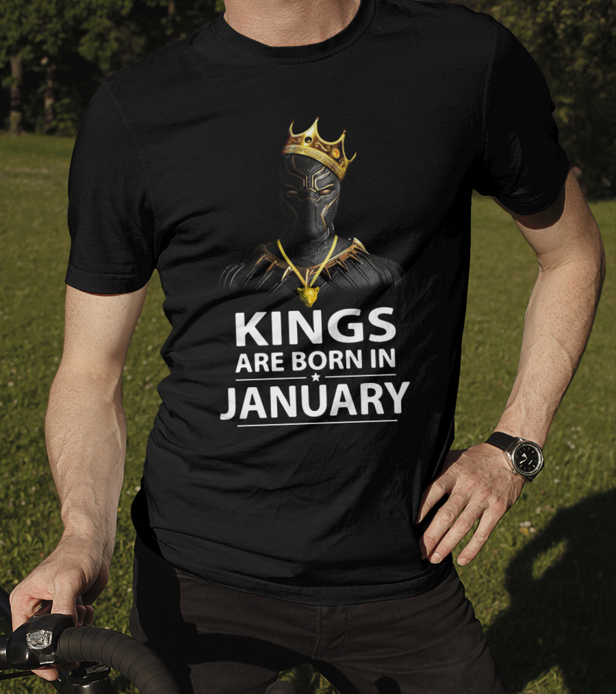 Kings Are Born In January Black Panther With Crown And Necklace T-Shirt