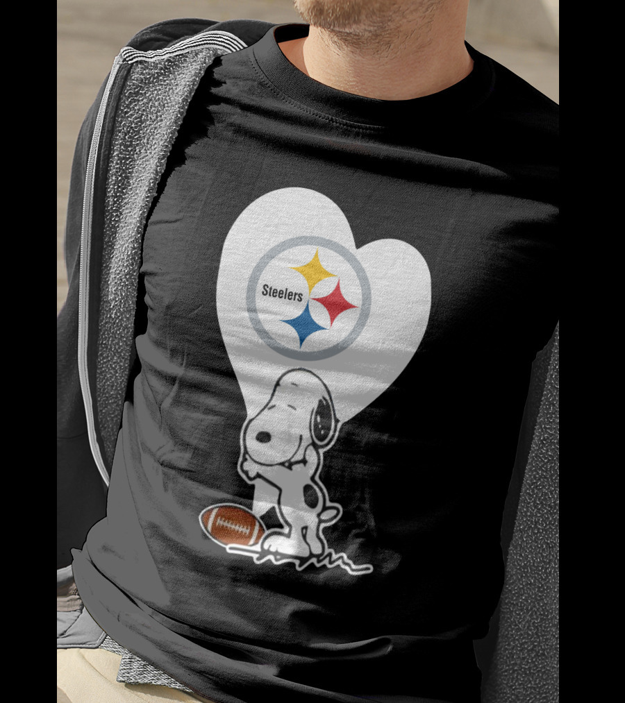 Pittsburgh Steelers Snoopy Heart And Football T-Shirt