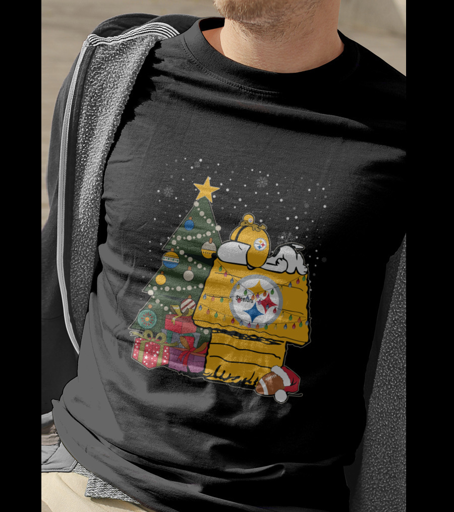 Pittsburgh Steelers Christmas Snoopy Doghouse Festive Holiday Scene T-Shirt