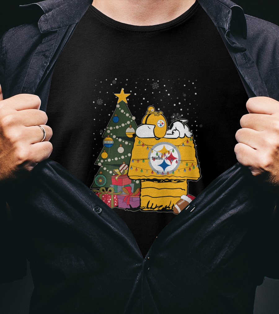 Pittsburgh Steelers Christmas Snoopy Doghouse Festive Holiday Scene T-Shirt