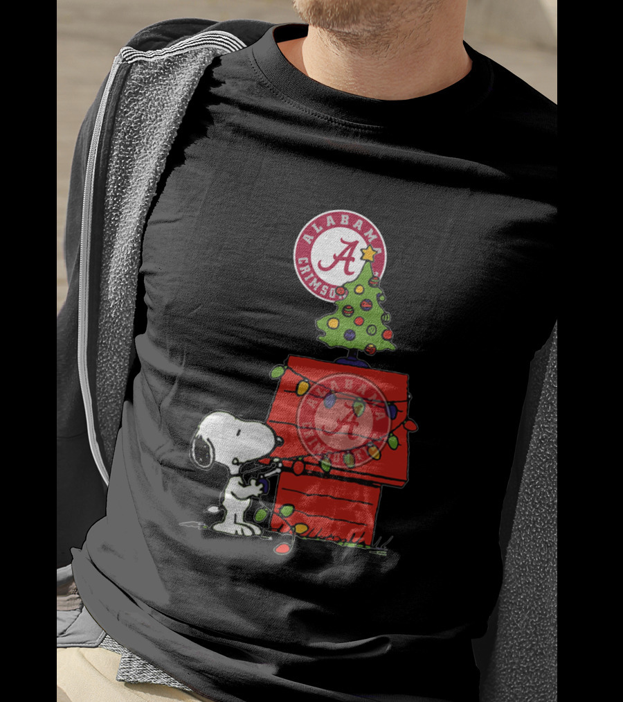 Alabama Crimson Tide Snoopy Christmas Tree Doghouse T-Shirt
