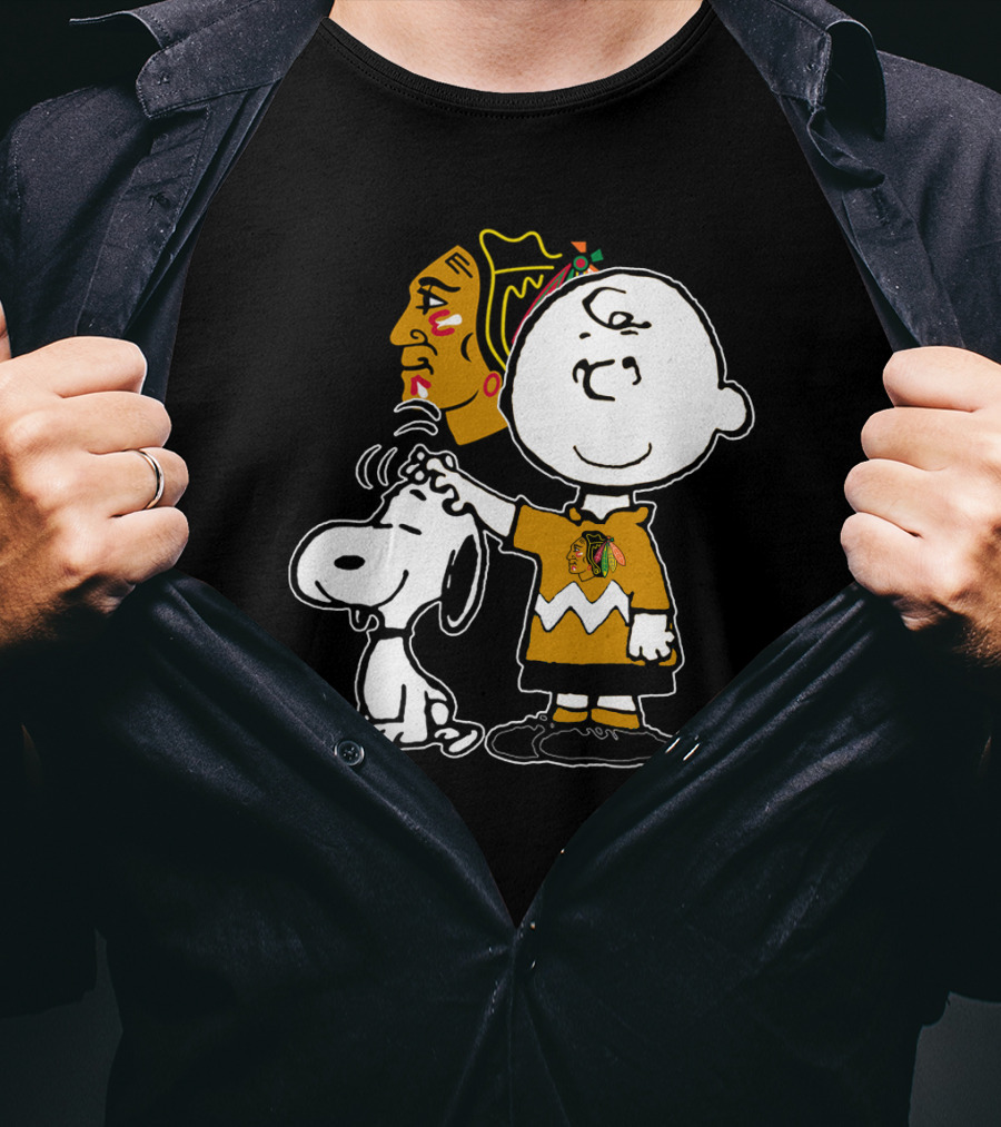 Chicago Blackhawks Charlie Brown And Snoopy T-Shirt