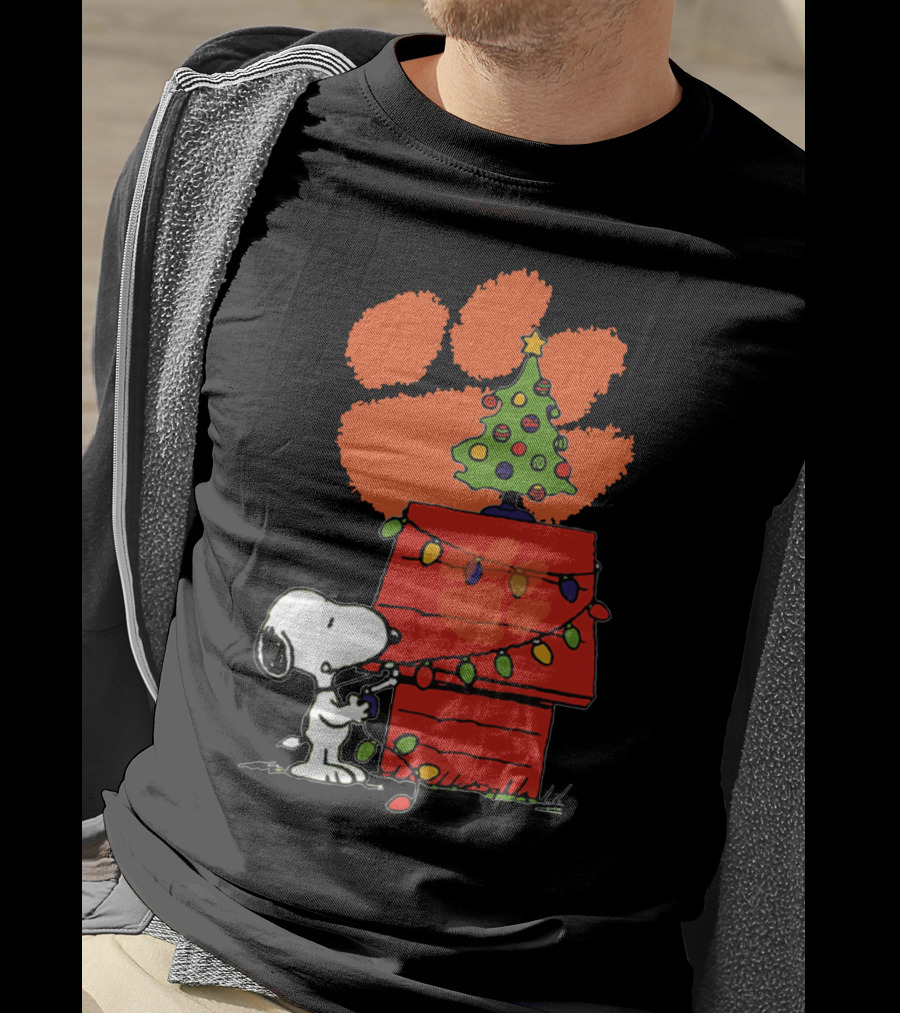 Clemson Tigers Snoopy Christmas Lights Dog House Peanuts Football T-Shirt