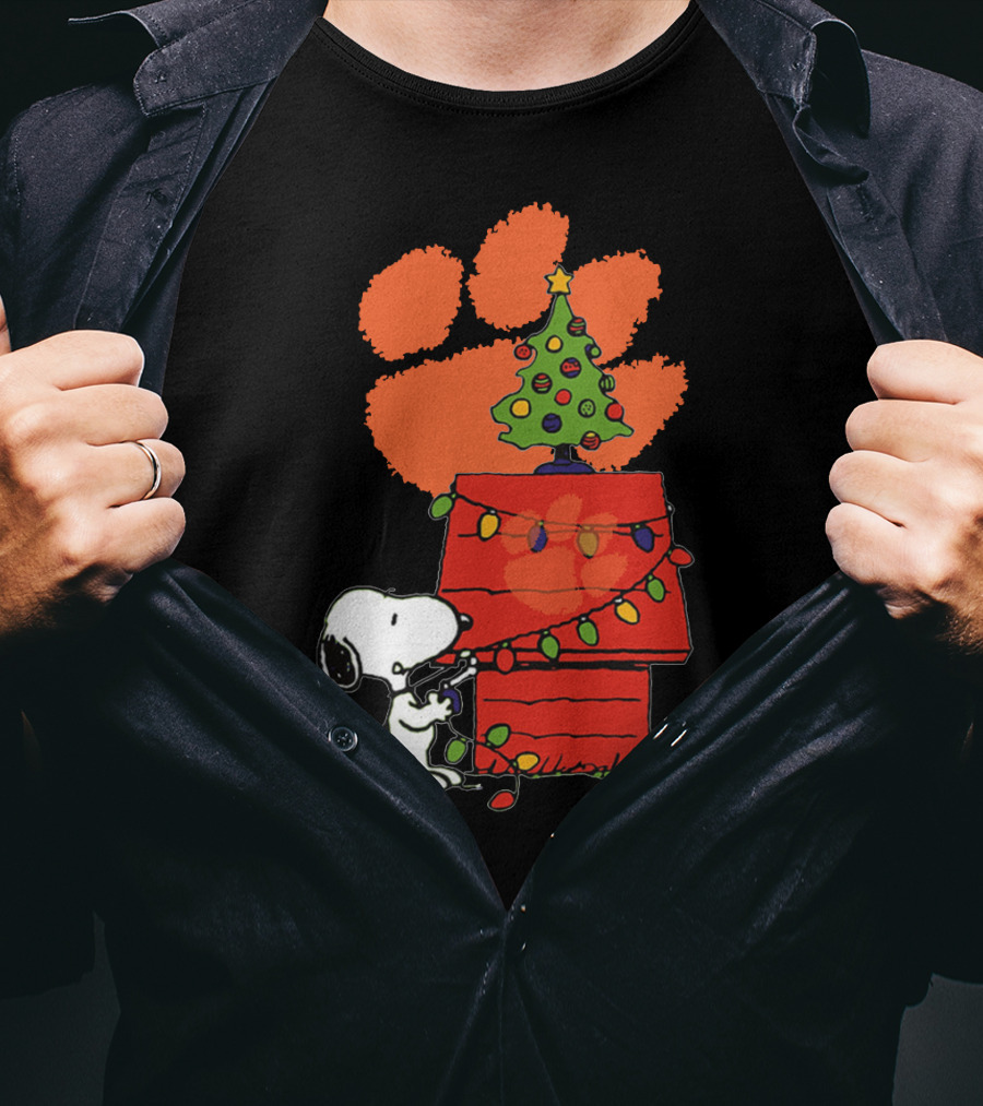 Clemson Tigers Snoopy Christmas Lights Dog House Peanuts Football T-Shirt