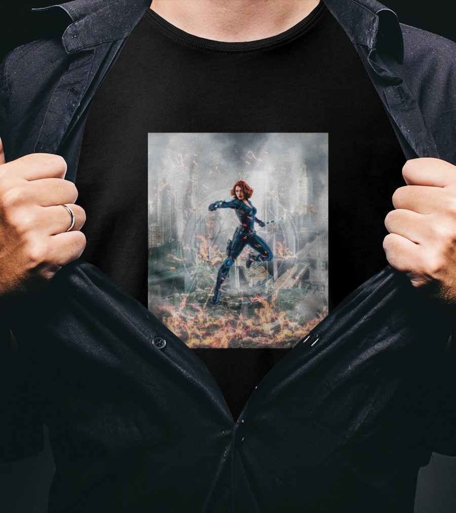 Avengers Cool Black Widow Action Scene Amidst Destruction T-Shirt