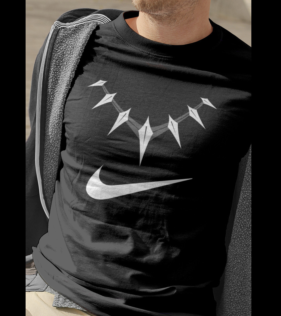 Nike Avengers Cool Black Panther Necklace Swoosh T-Shirt