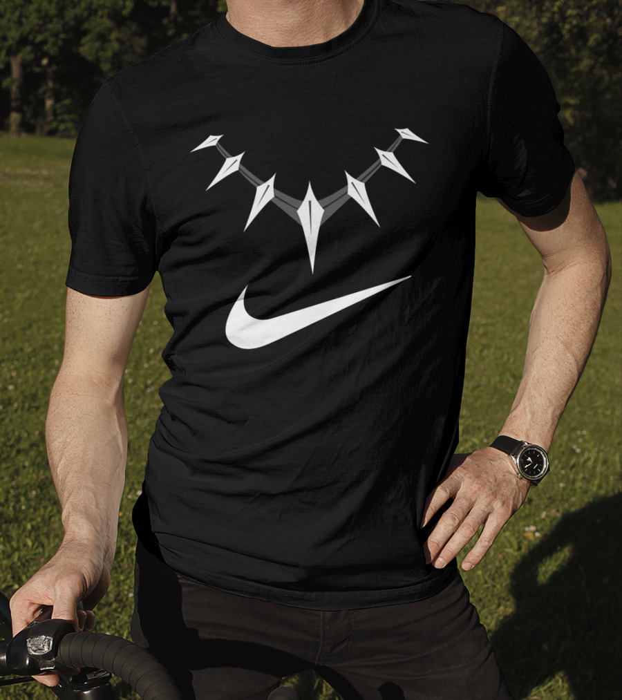 Nike Avengers Cool Black Panther Necklace Swoosh T-Shirt