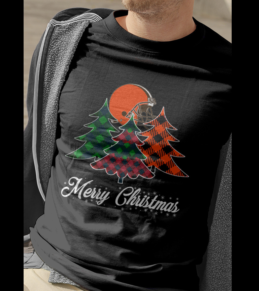 Merry Christmas Cleveland Browns Helmet And Plaid Trees T-Shirt