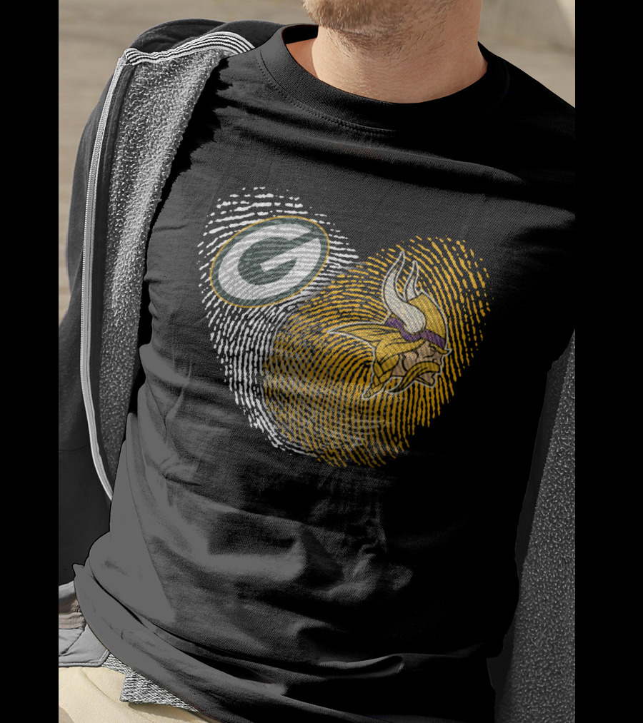 Green Bay Packers And Minnesota Vikings Fingerprint Heart T-Shirt