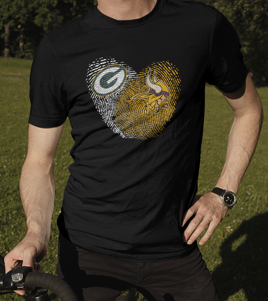 Green Bay Packers And Minnesota Vikings Fingerprint Heart T-Shirt