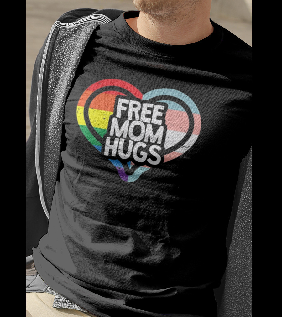 Free Mom Hugs Rainbow Heart Pride Vintage T-Shirt