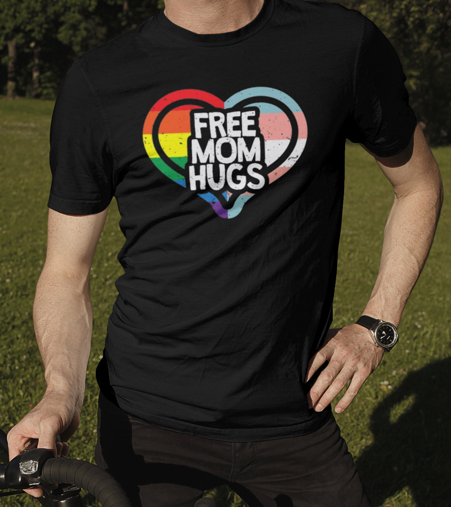 Free Mom Hugs Rainbow Heart Pride Vintage T-Shirt