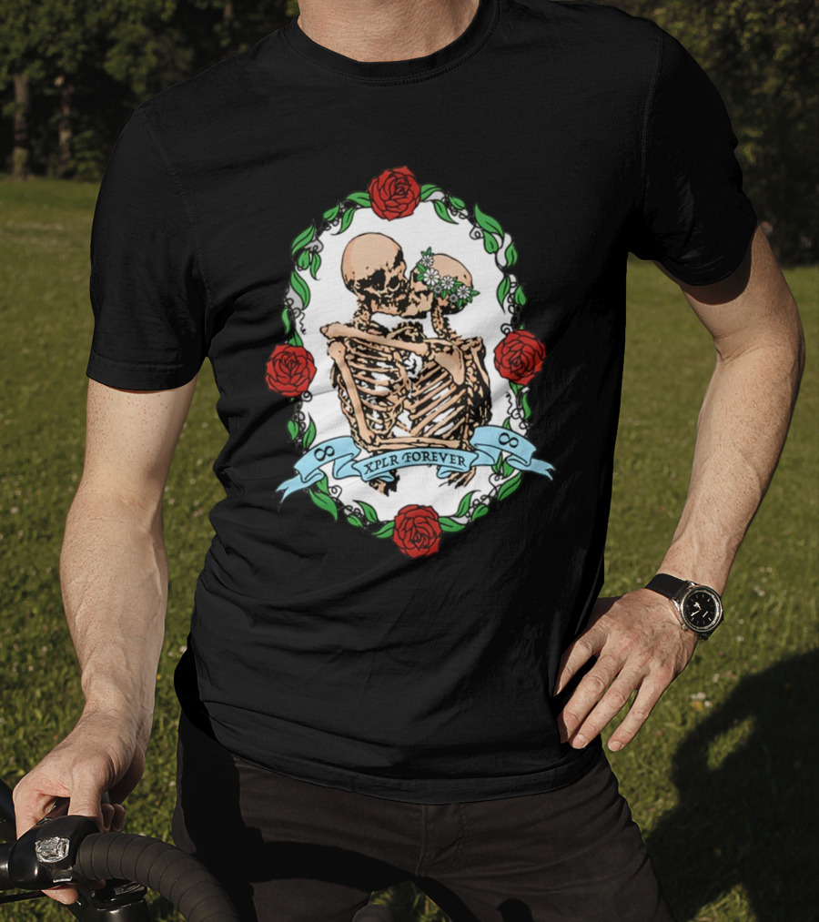 Xplr Forever Skeletons Embrace With Roses And Floral Wreath T-Shirt