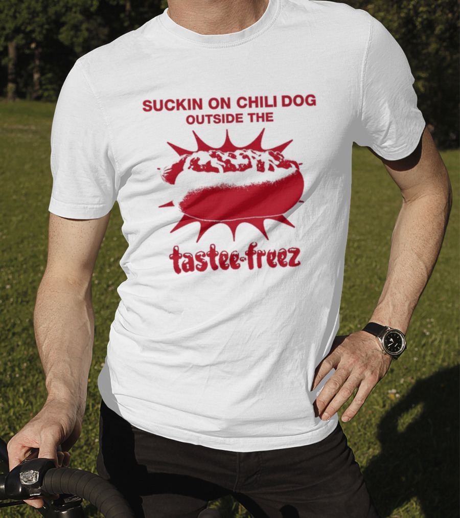 Sunshineskate Suckin On Chili Dog Outside The Tastee Freez Retro Vibes T-Shirt