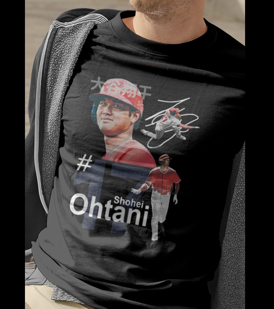 Shohei Ohtani Dynamic #17 Action Poses And Japanese Text T-Shirt