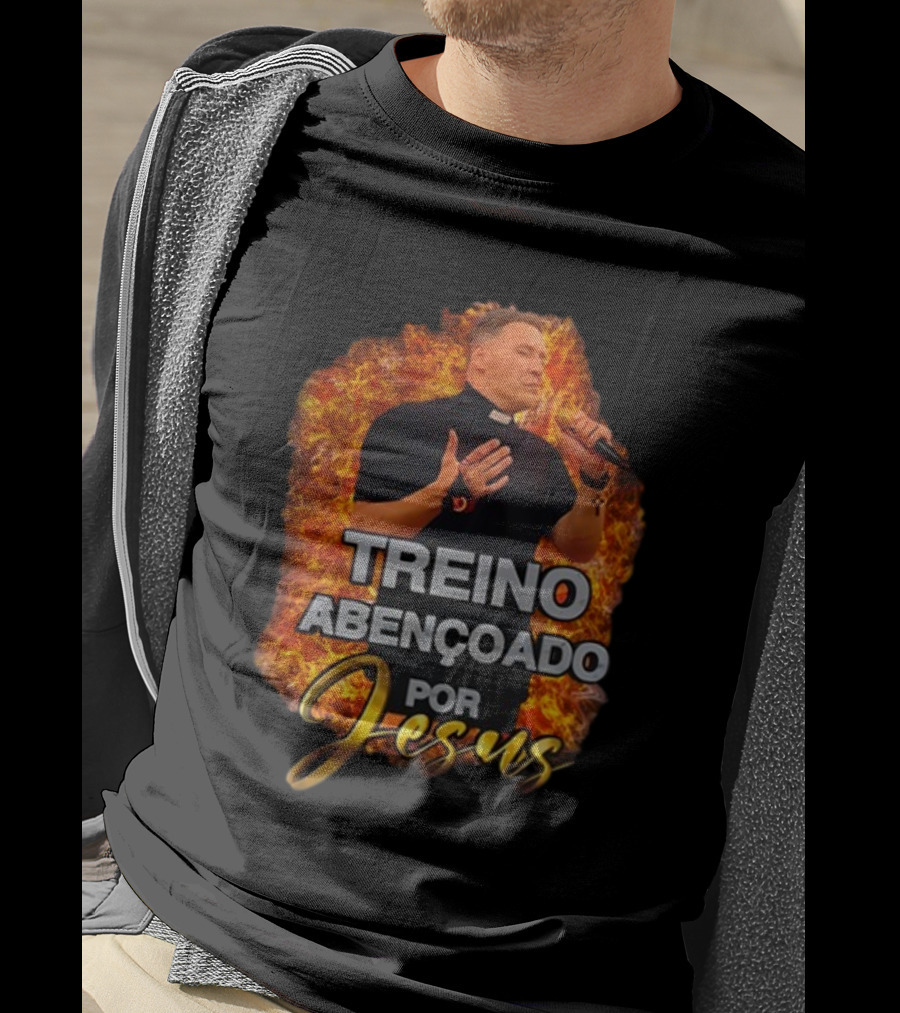 Treino Abençoado Por Jesus With Fiery Background And Clergyman T-Shirt