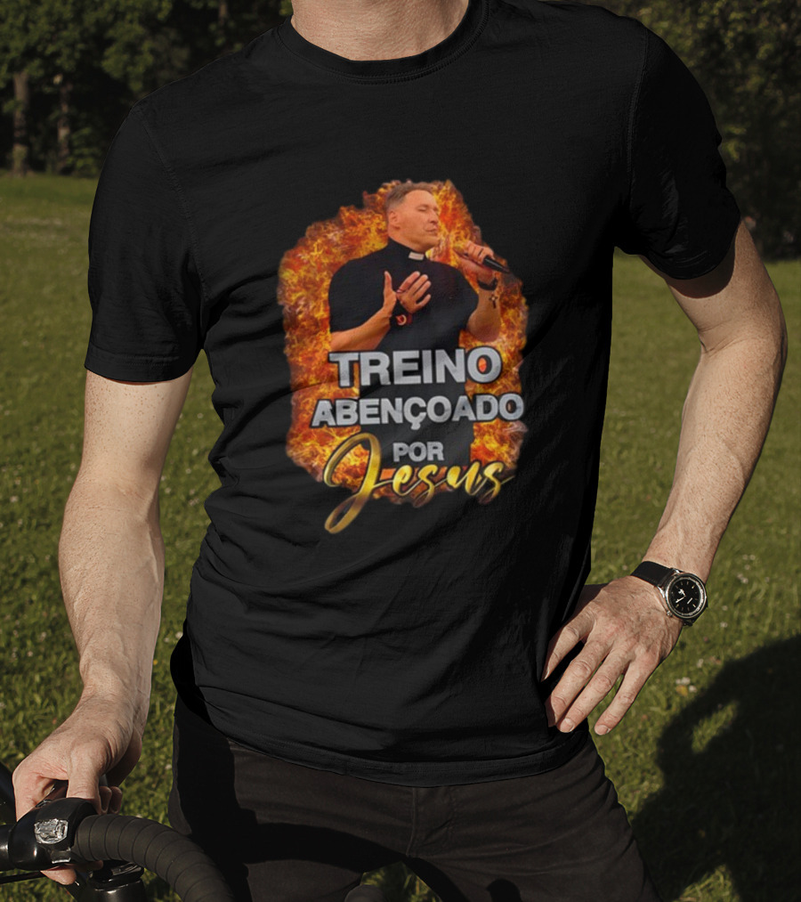 Treino Abençoado Por Jesus With Fiery Background And Clergyman T-Shirt