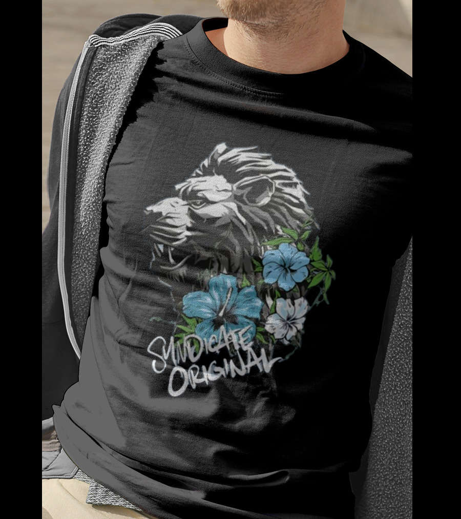 Syndicate Original Lion With Blue Flowers T-Shirt