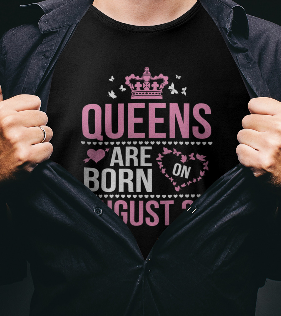 Queens Are Born On August 21 Regal Crown And Heart Motif T-Shirt