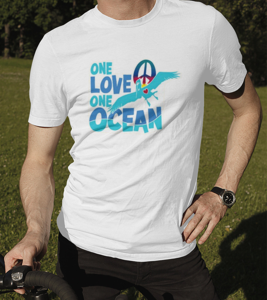 Musician Jimmy Buffett One Love One Ocean Peace Symbol Bird Heart T-Shirt