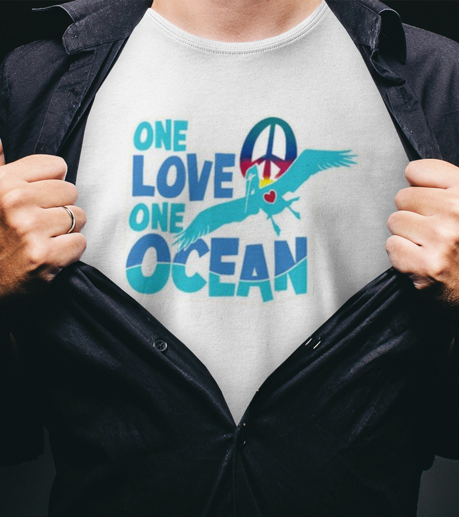 Musician Jimmy Buffett One Love One Ocean Peace Symbol Bird Heart T-Shirt