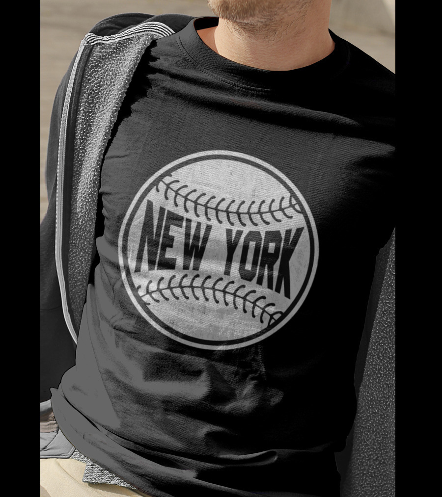 Distressed Vintage New York Baseball Logo Fan T-Shirt