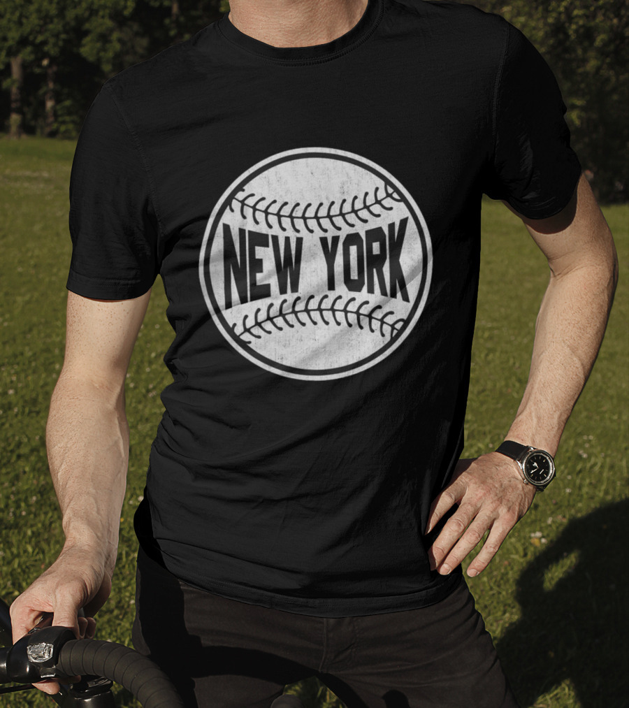 Distressed Vintage New York Baseball Logo Fan T-Shirt