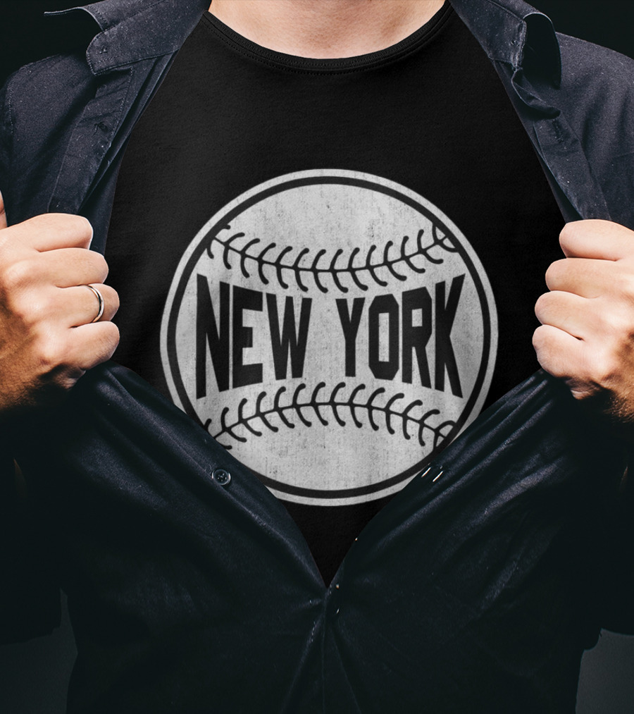 Distressed Vintage New York Baseball Logo Fan T-Shirt