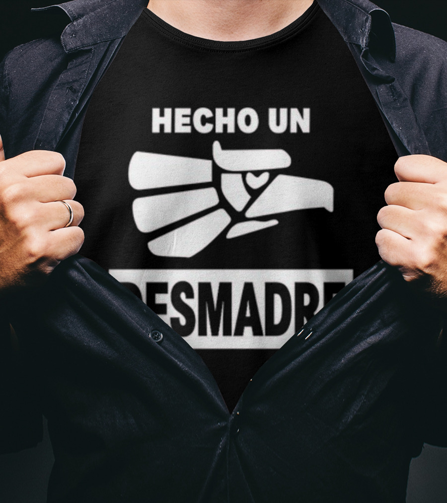 Hecho Un Desmadre Laura Martínez Aguila Mexicana Iconografía Expandida T-Shirt