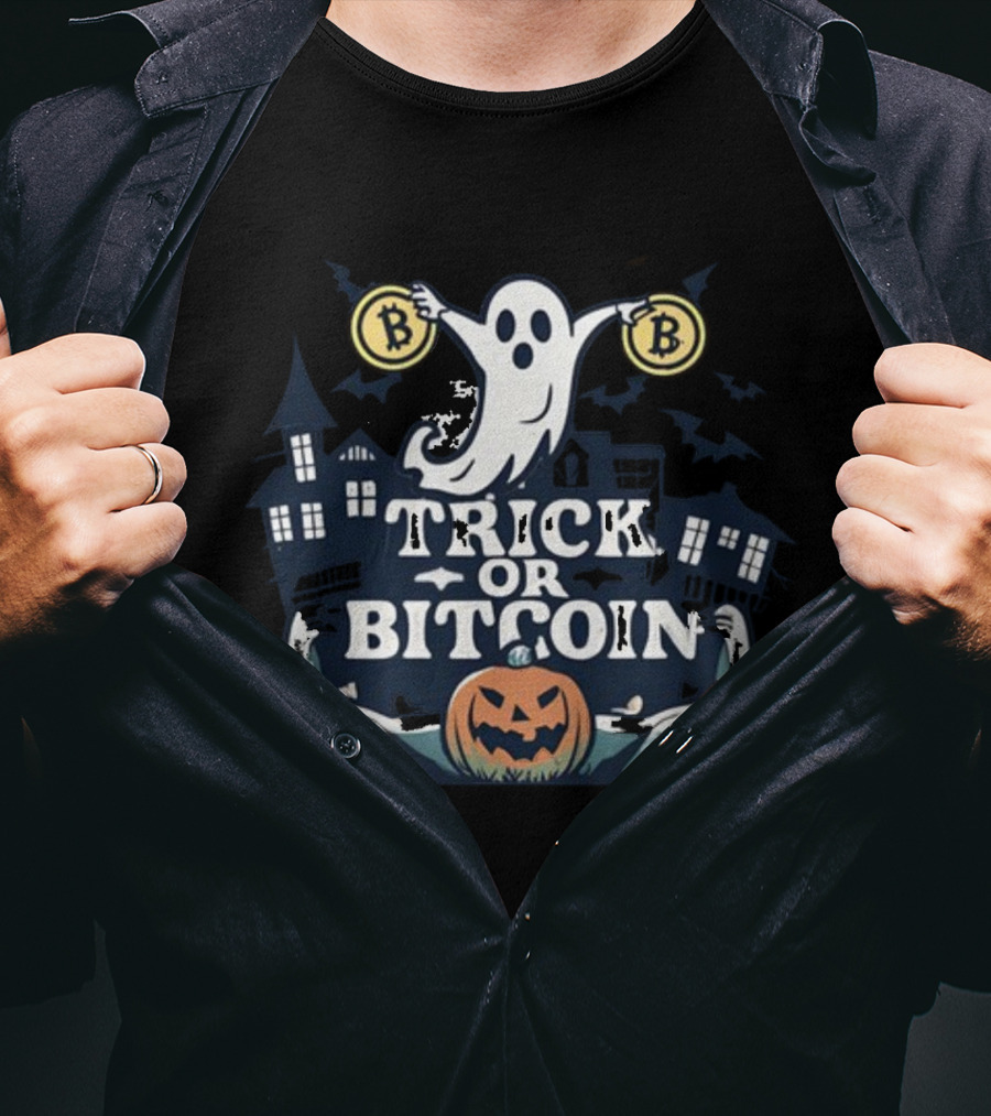 Fomo21 Ghostly Trick Or Bitcoin With Halloween Pumpkin And Spooky Houses T-Shirt