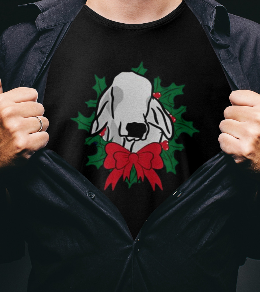 Brahman Cow Head With Festive Christmas Wreath And Bow T-Shirt