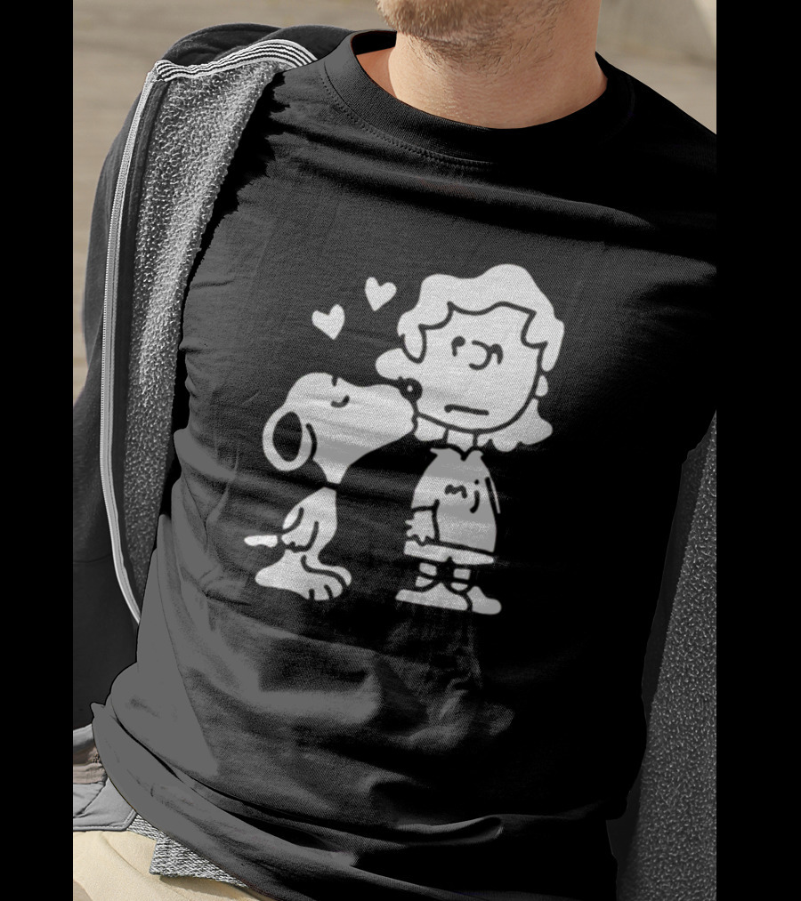 Puppy Love Snoopy Kissing Lucy Peanuts Hearts T-Shirt