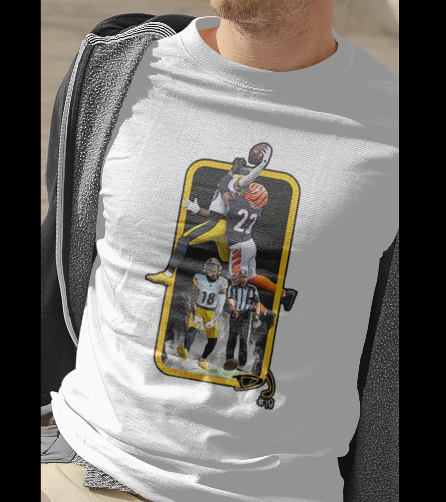 DJ #18 Big Play Football Match Jump Clash T-Shirt