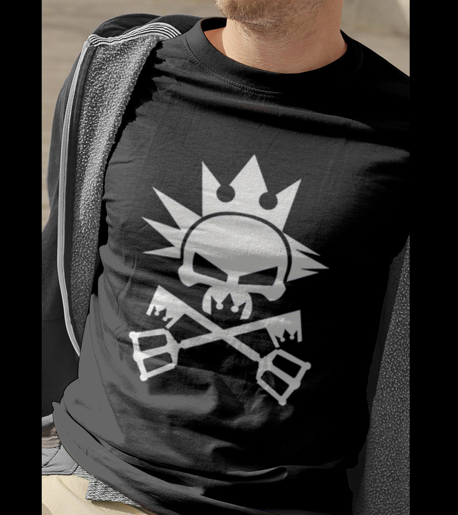 Cynical Yozora Emblem Crowned Skull With Crossed Keyblades T-Shirt