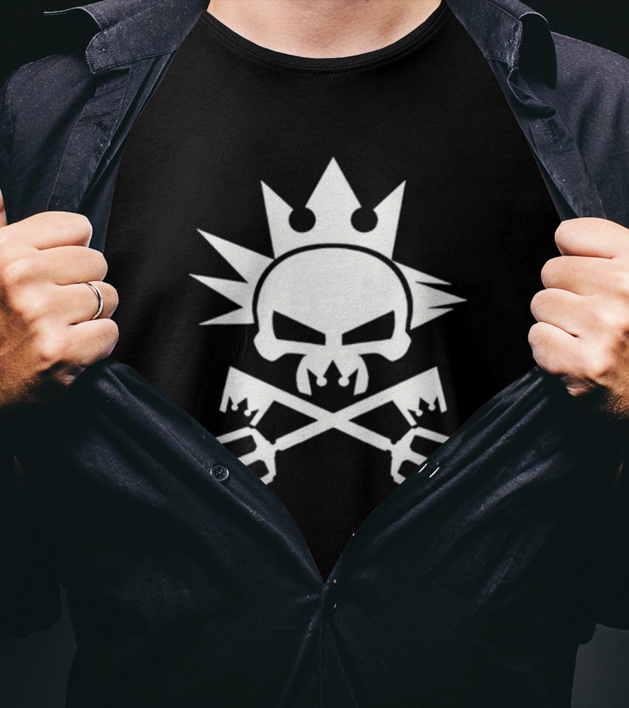 Cynical Yozora Emblem Crowned Skull With Crossed Keyblades T-Shirt