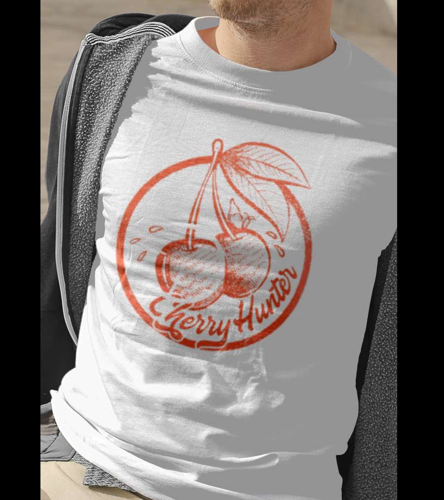 Cherry Hunter Vintage Retro Design Cherries T-Shirt