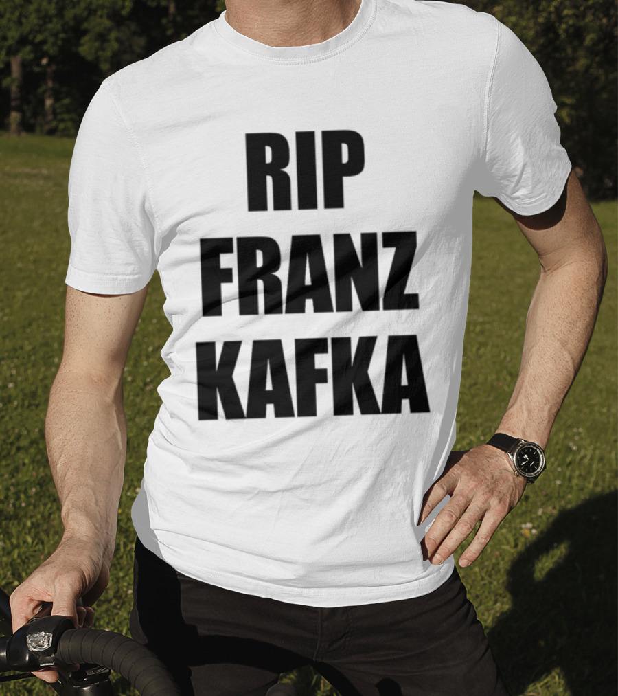 Gatamiseravel RIP Franz Kafka T-Shirt