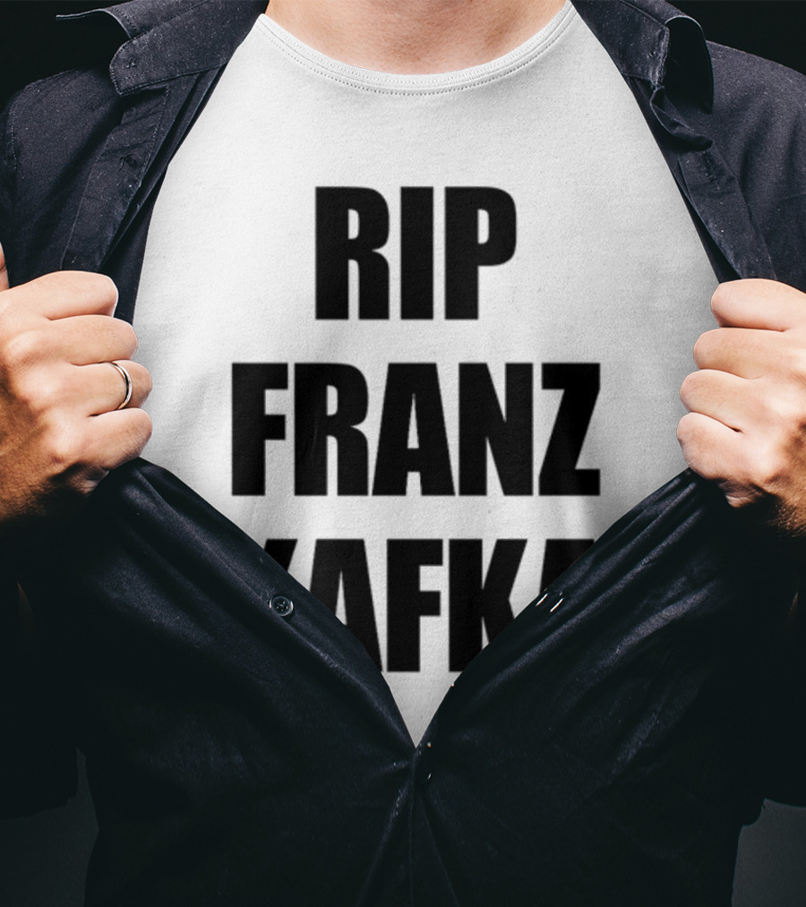 Gatamiseravel RIP Franz Kafka T-Shirt