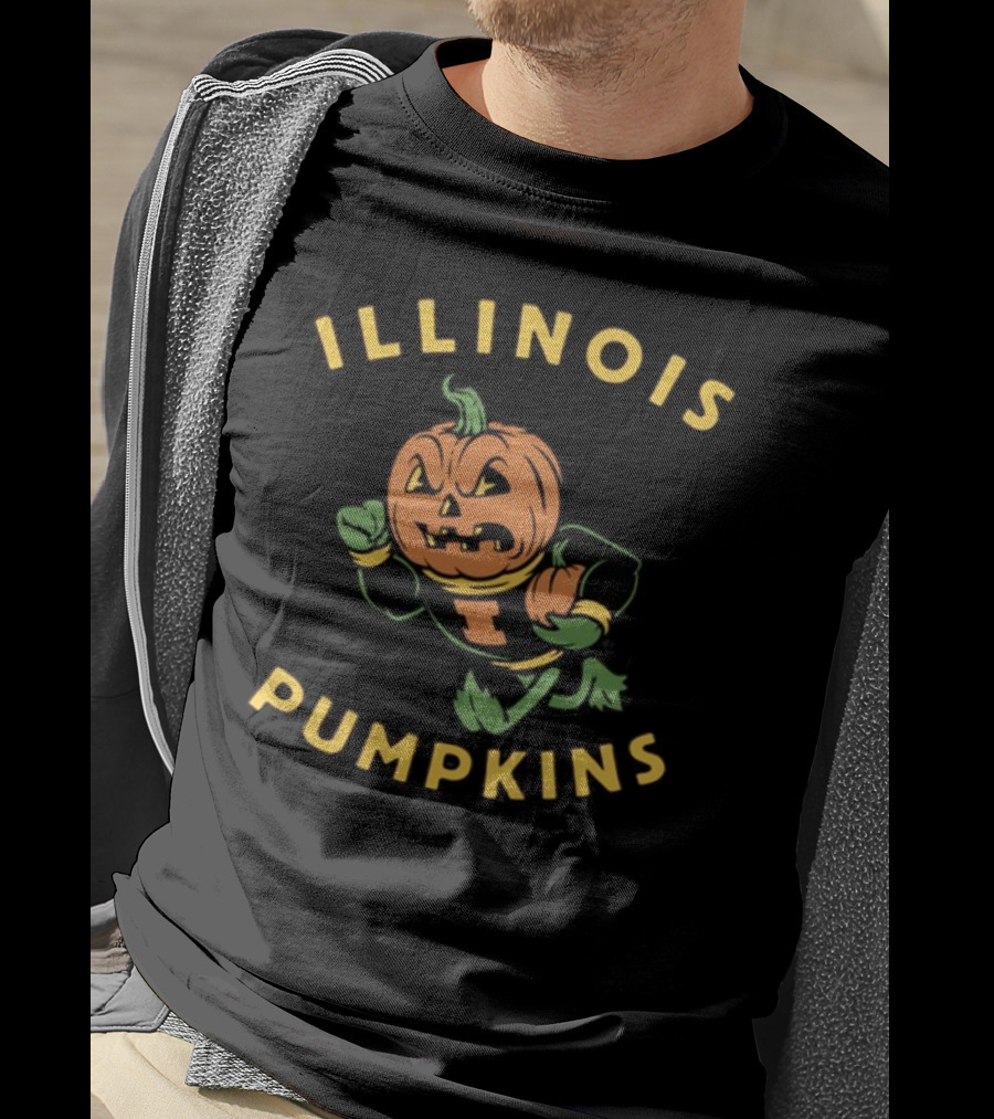 Harebraineddesign Illinois Pumpkins Mascot Creepy Jack-O’-Lantern Football Player T-Shirt