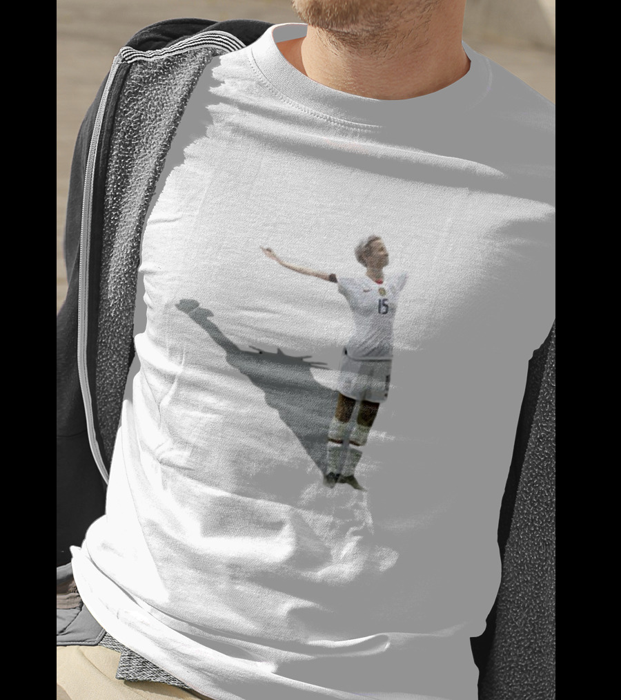 Megan Rapinoe Women's Soccer USA Celebration Statue Of Liberty Shadow T-Shirt
