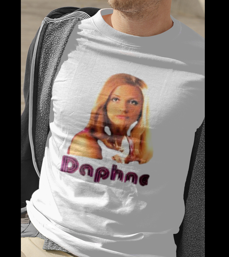 Sarah Michelle Gellar As Daphne In Scooby-Doo Movie T-Shirt
