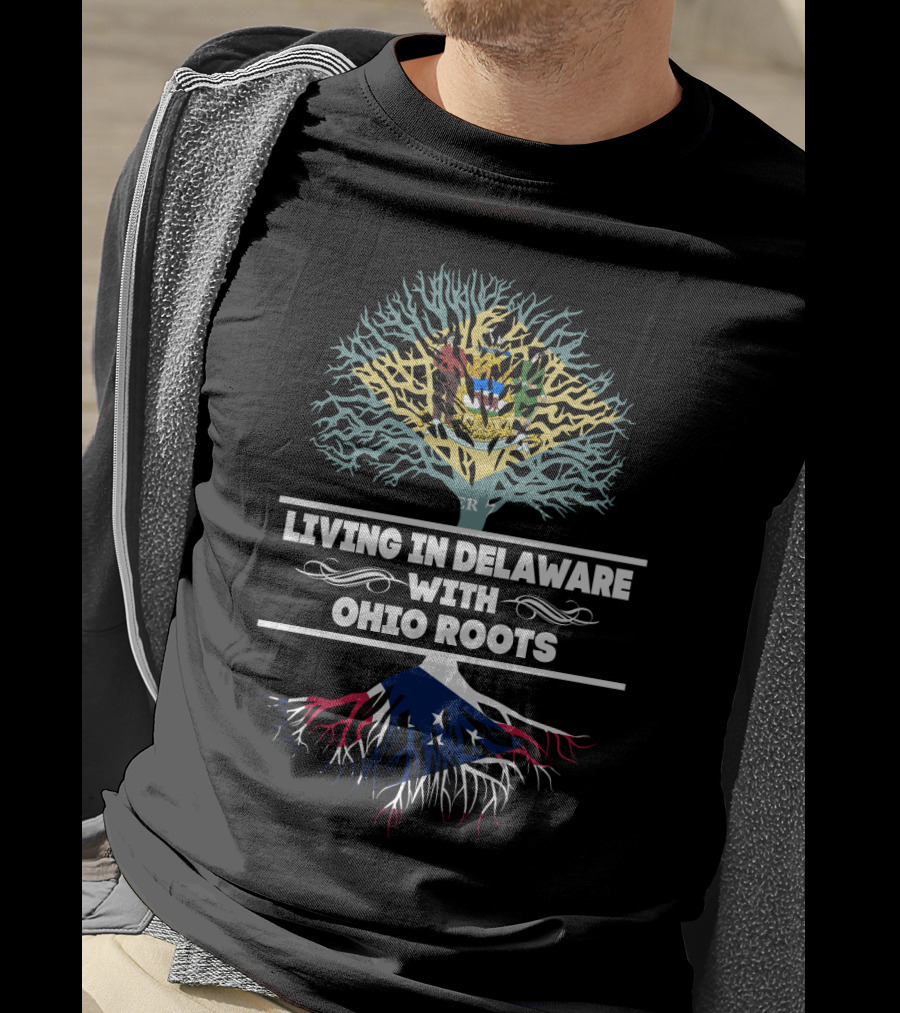 Living In Delaware With Ohio Roots Tree Design Featuring Blue And Red State Outlines T-Shirt