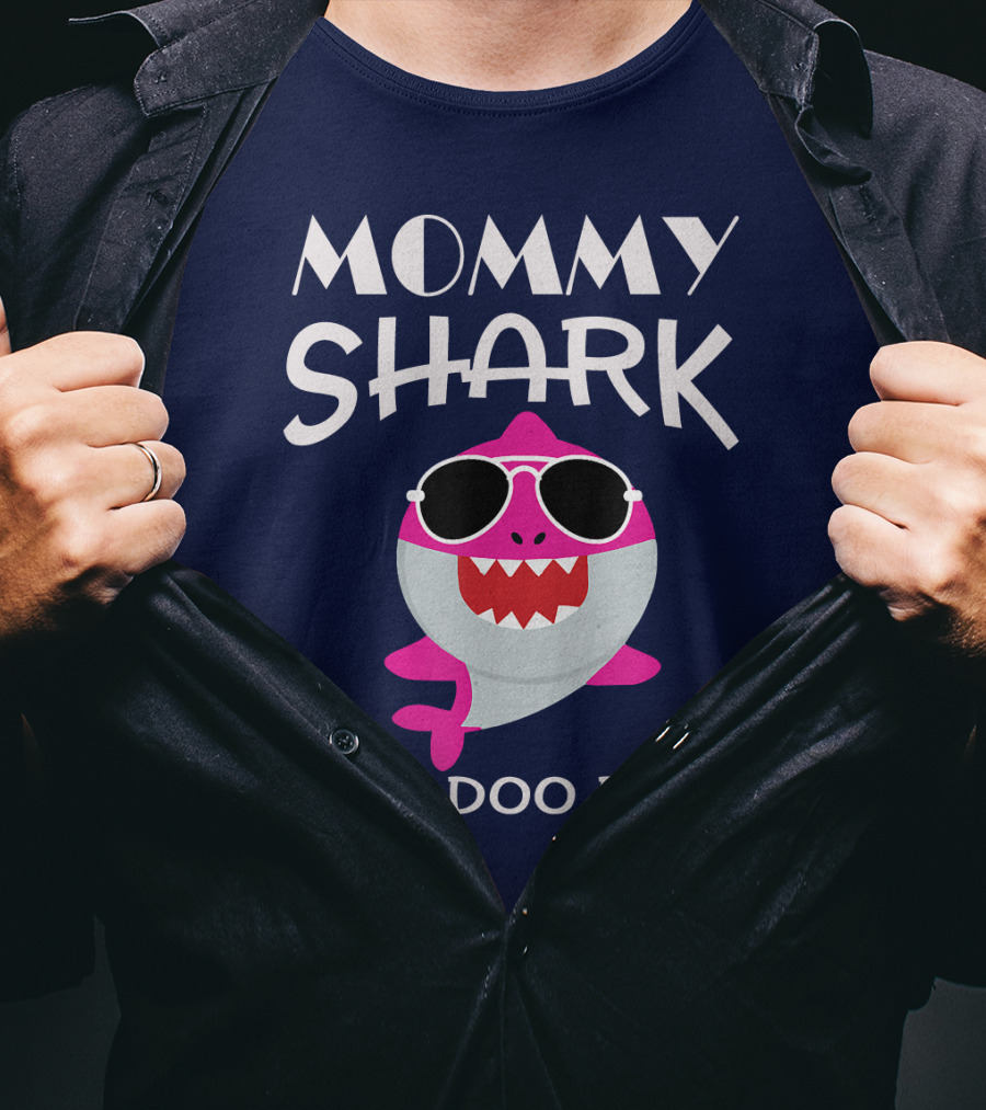 Mommy Shark Doo Doo Doo Sunglasses Pink Shark T-Shirt