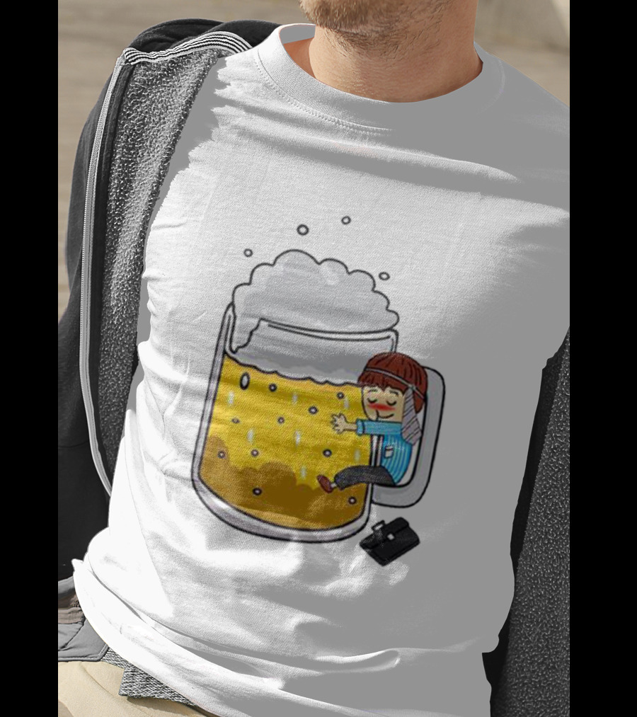 Beer Mug Hug With Traveler Cartoon Character T-Shirt