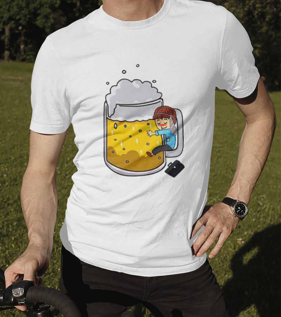 Beer Mug Hug With Traveler Cartoon Character T-Shirt