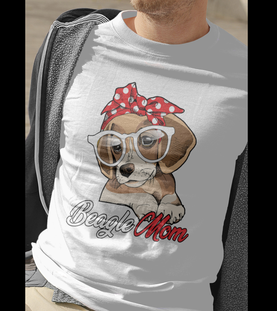 Beagle Mom Cute Beagle Dog With Glasses And Red Polka Dot Bandana T-Shirt