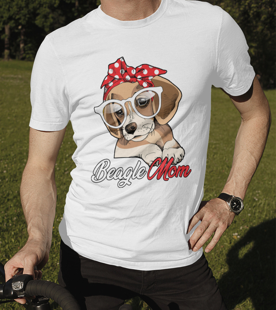 Beagle Mom Cute Beagle Dog With Glasses And Red Polka Dot Bandana T-Shirt