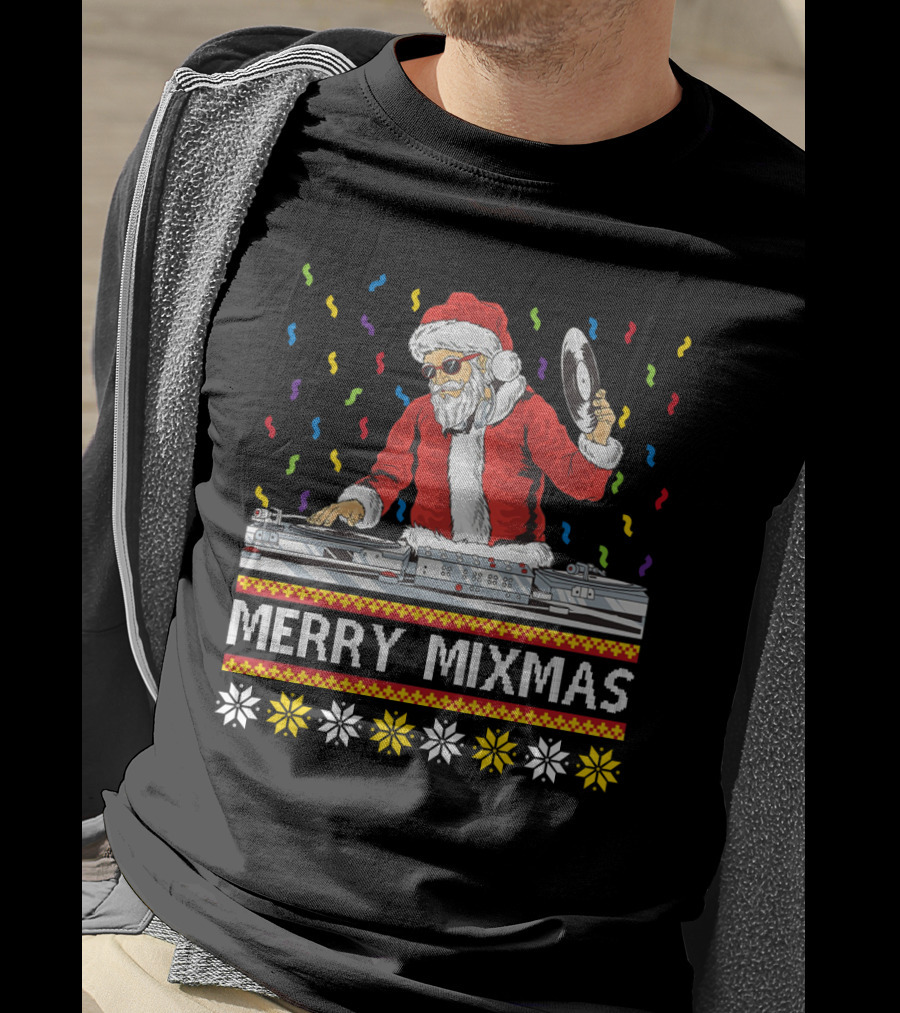 Santa DJ Merry Mixmas Festival DJing With Turntable And Vinyl T-Shirt