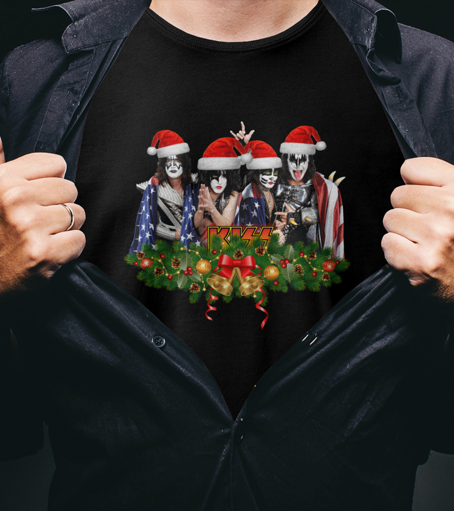 Kiss Band Christmas Santa Hats And Festive Wreath T-Shirt